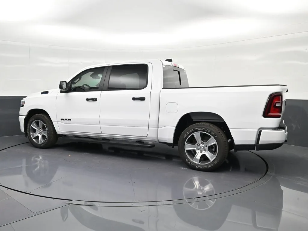 2025 RAM 1500 Tradesman photo 8