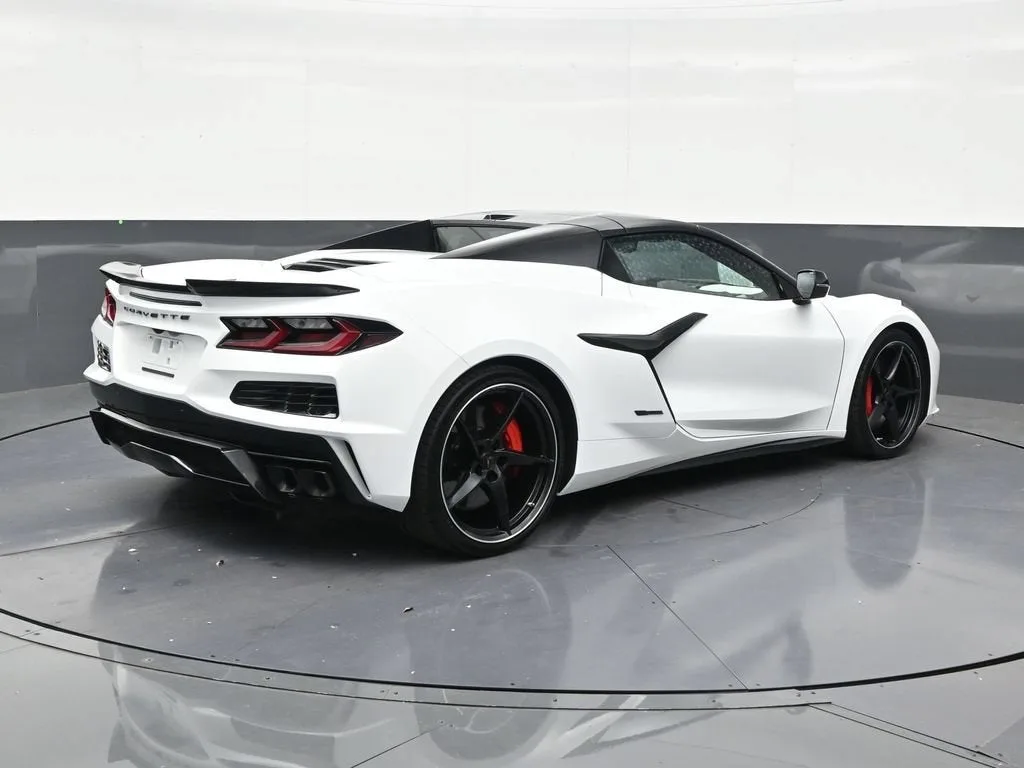 2025 Chevrolet Corvette E-Ray 1LZ photo 5