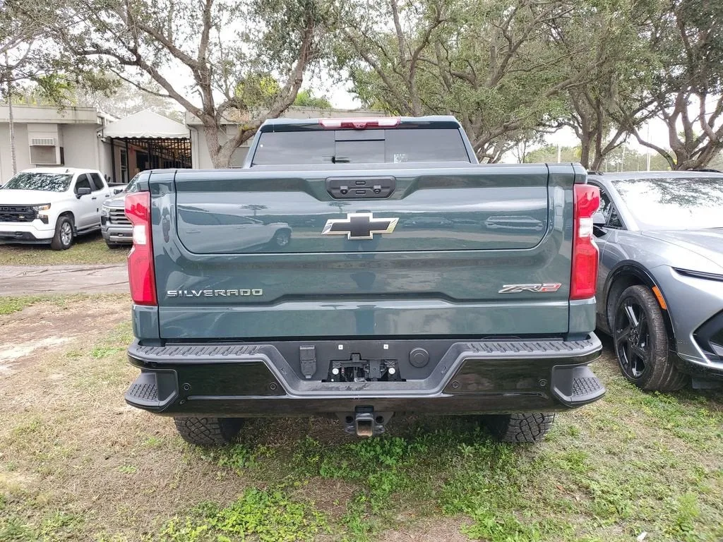 2025 Chevrolet Silverado 1500 ZR2 photo 5