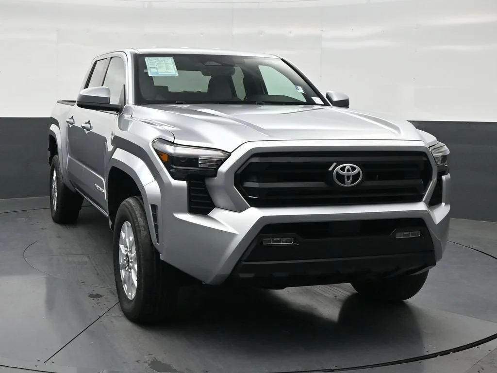 2024 Toyota Tacoma SR5 photo 7