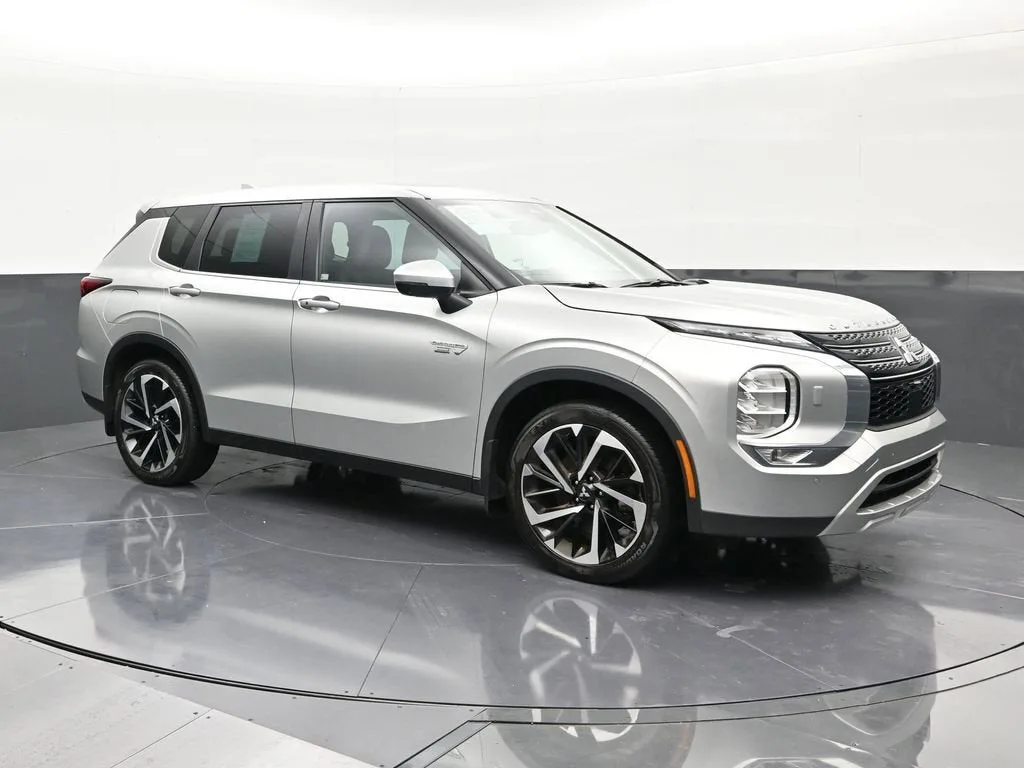 2023 Mitsubishi Outlander PHEV SE S-AWC photo 7
