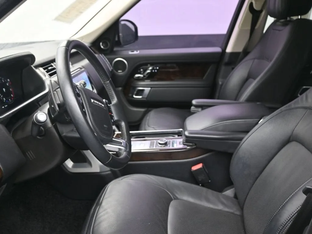 2020 Land Rover Range Rover HSE photo 11