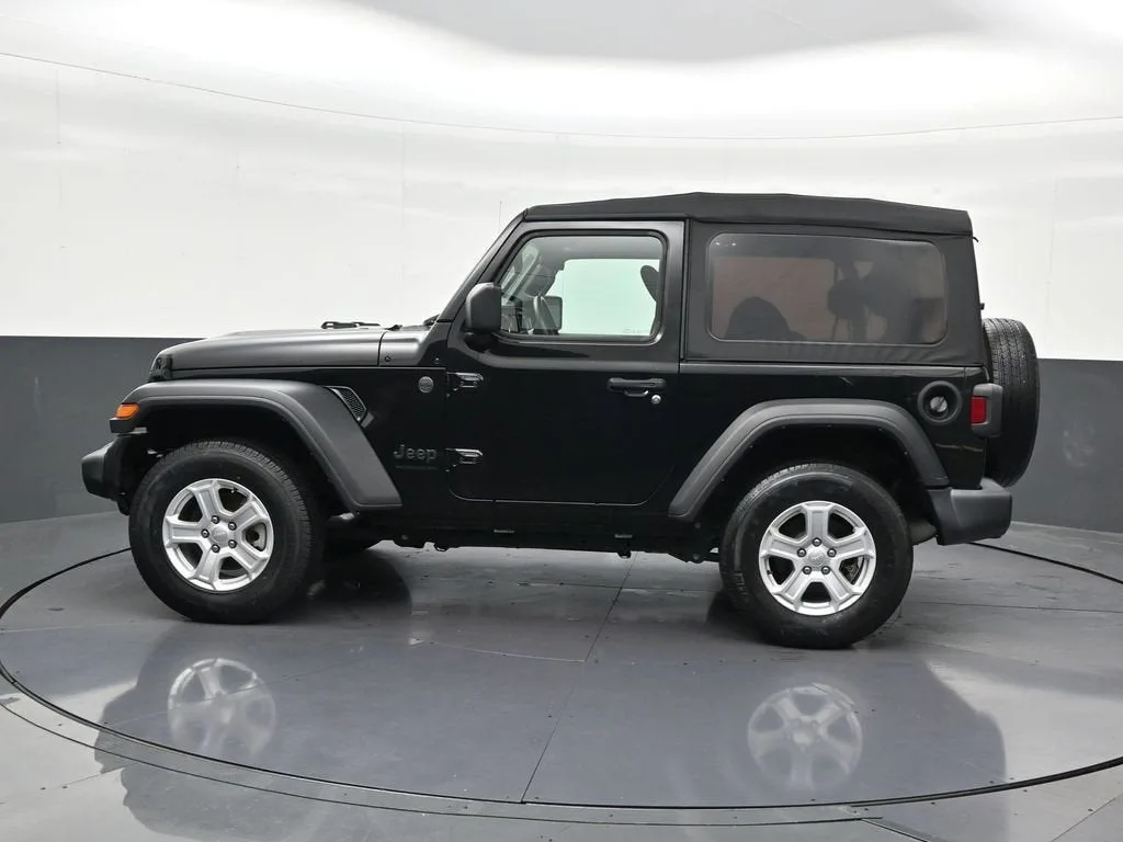 2022 Jeep Wrangler Sport S photo 2