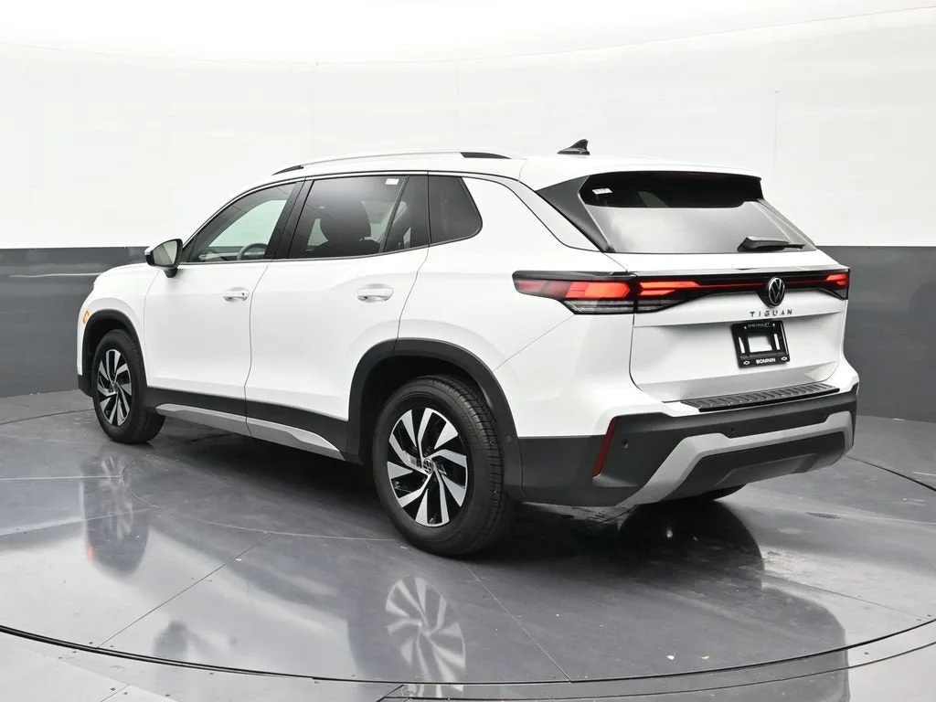 2026 Volkswagen Tiguan S photo 3