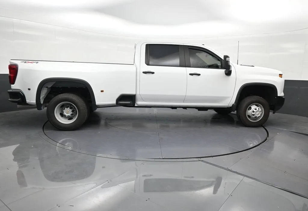 2025 Chevrolet Silverado 3500 HD WT DRW photo 8