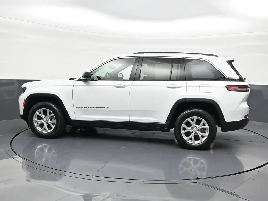 2023 Jeep Grand Cherokee Limited 4x4 photo 2