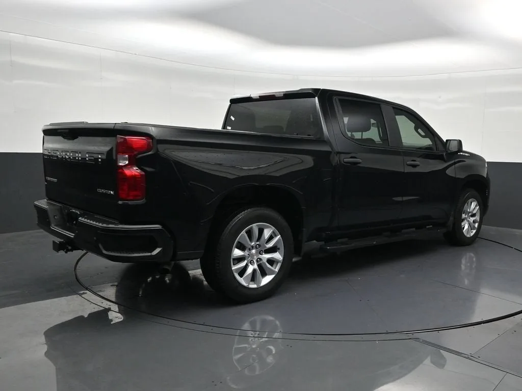 2023 Chevrolet Silverado 1500 Custom photo 5