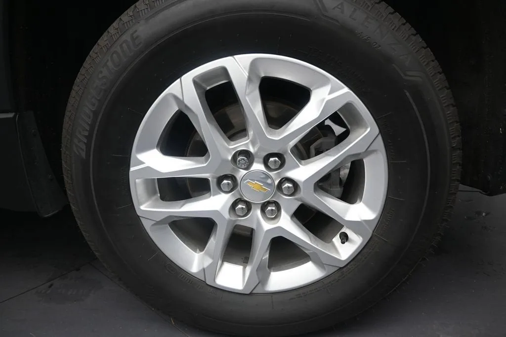 2021 Chevrolet Traverse LS photo 10
