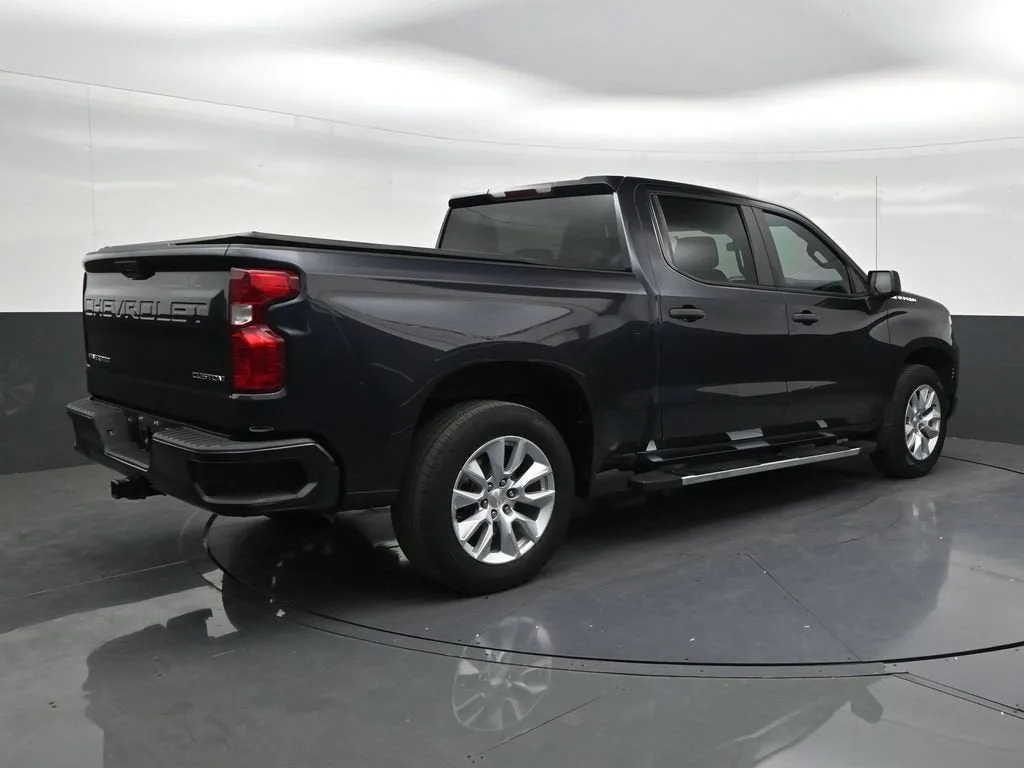 2023 Chevrolet Silverado 1500 Custom photo 5