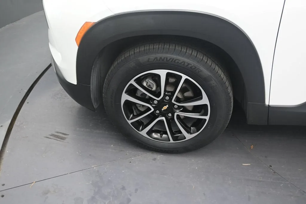 2025 Chevrolet Trailblazer LT photo 9