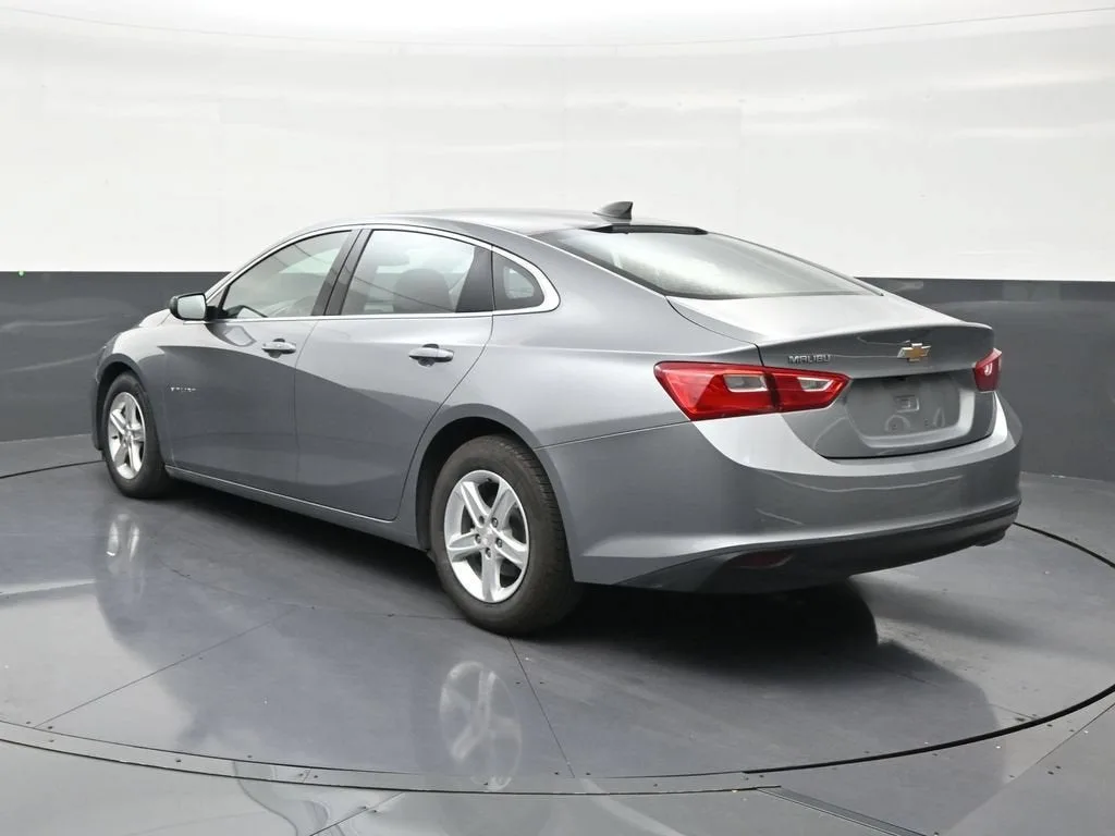 2023 Chevrolet Malibu LS photo 3