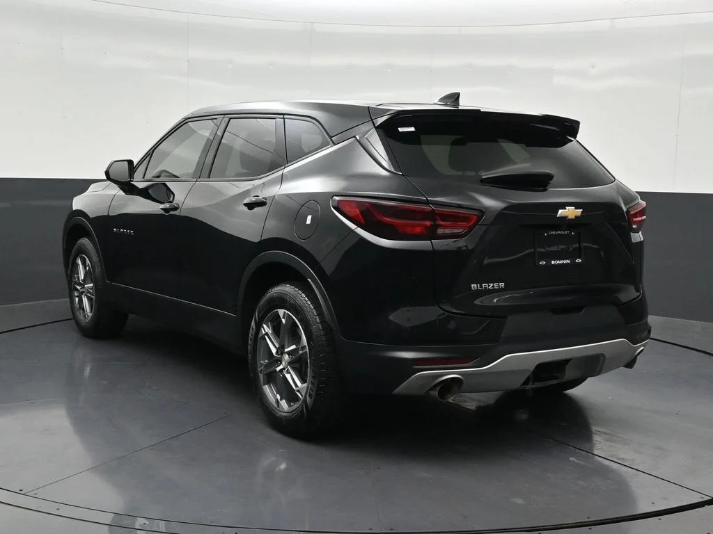 2023 Chevrolet Blazer 2LT photo 3
