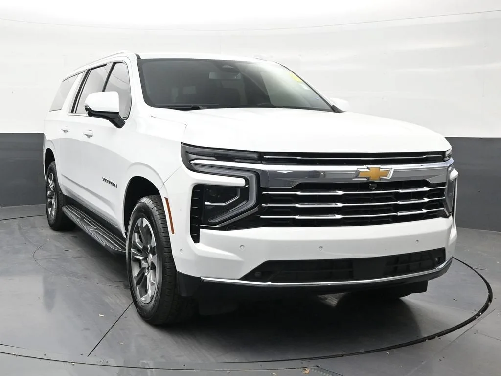 2026 Chevrolet Suburban LT photo 7