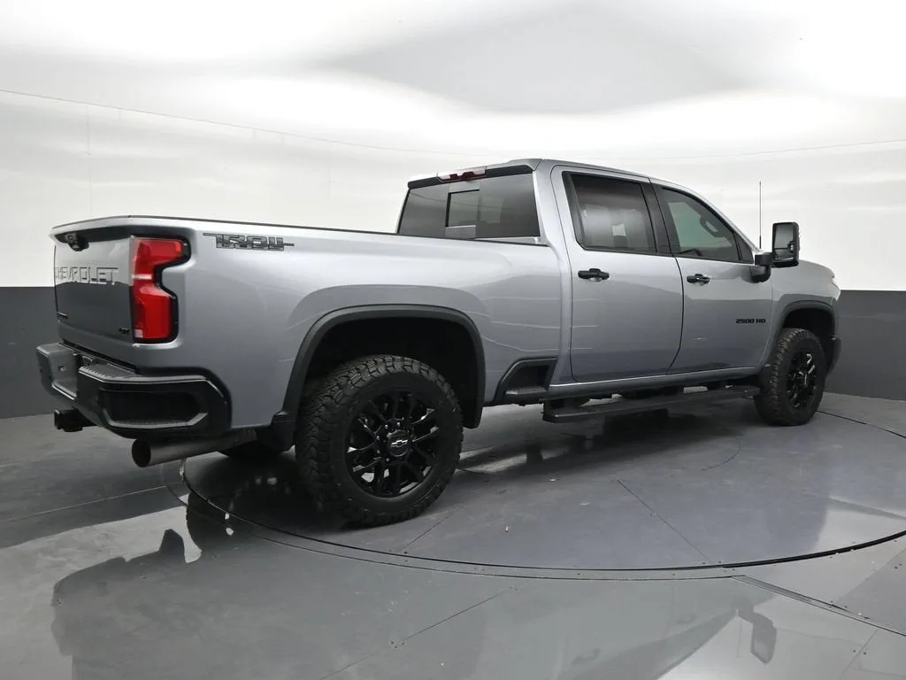 2026 Chevrolet Silverado 2500 HD LTZ photo 5