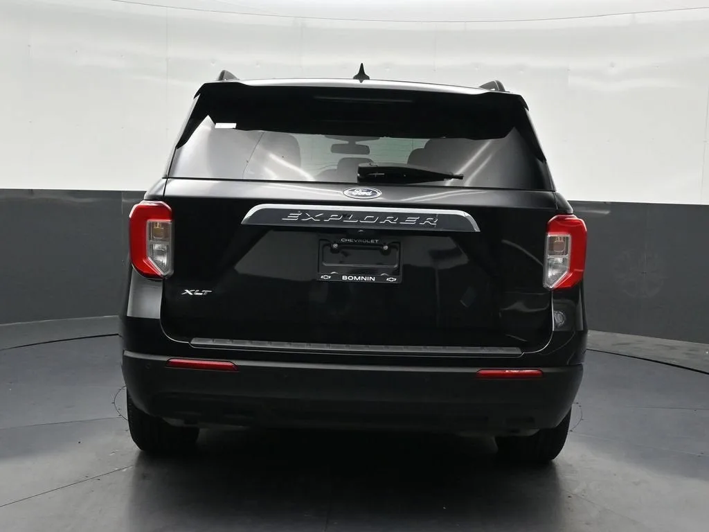 2021 Ford Explorer XLT photo 4