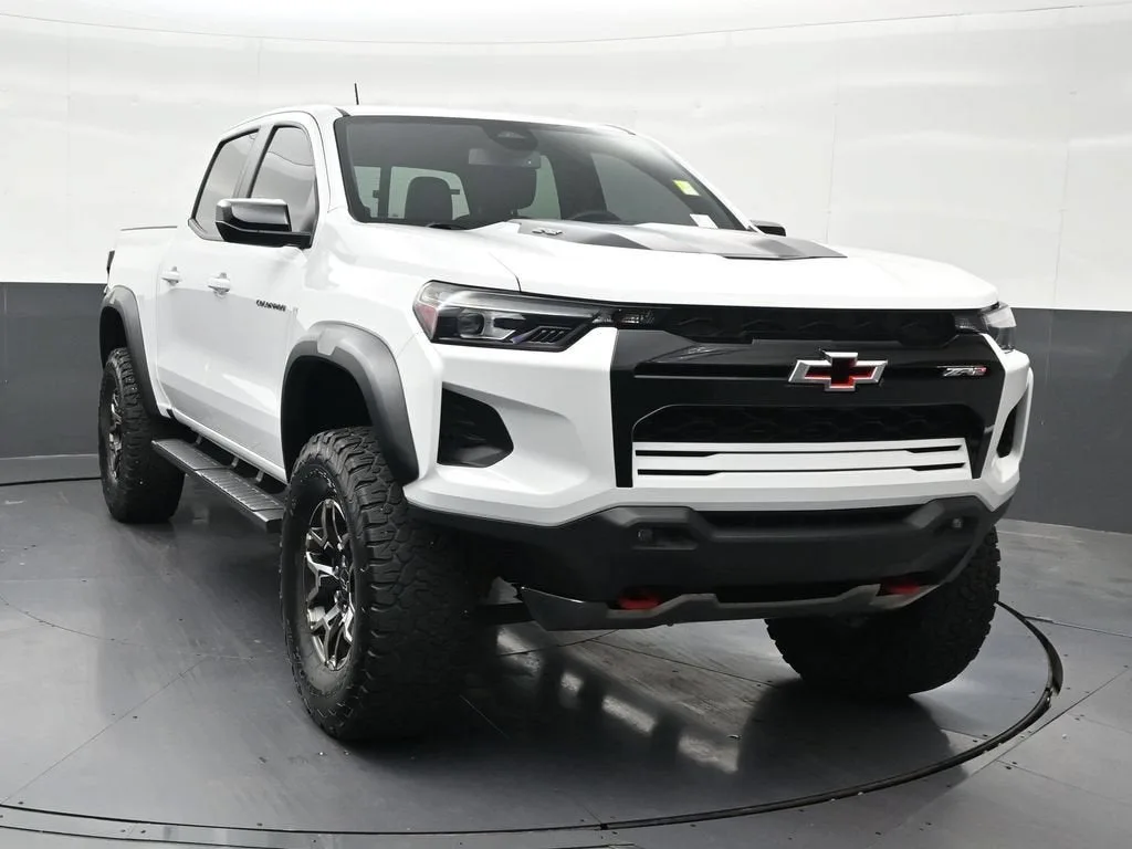 2024 Chevrolet Colorado ZR2 photo 8