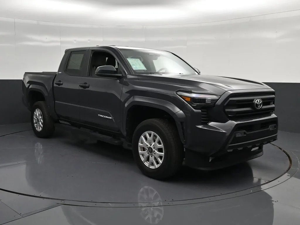 2025 Toyota Tacoma SR5 photo 5