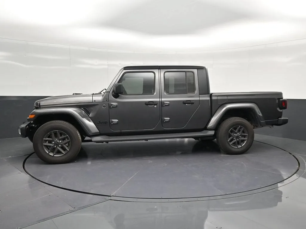 2025 Jeep Gladiator Sport S photo 8