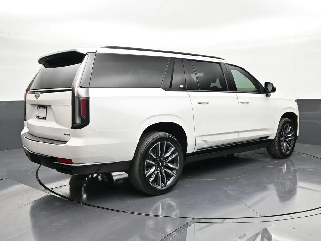 2024 Cadillac Escalade ESV Sport Platinum photo 5
