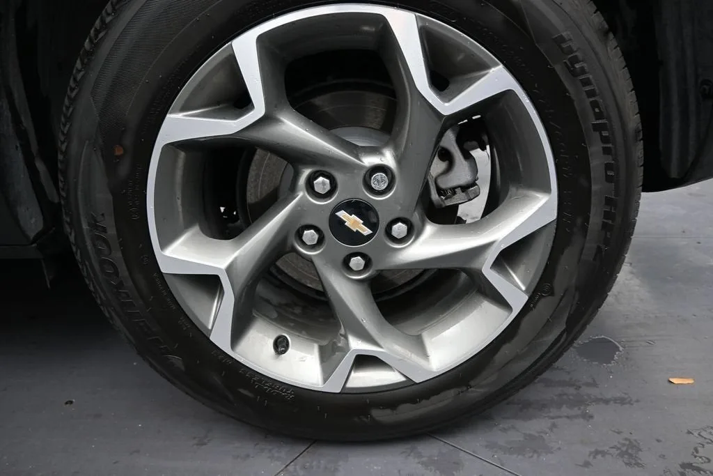 2025 Chevrolet Trax LT photo 10