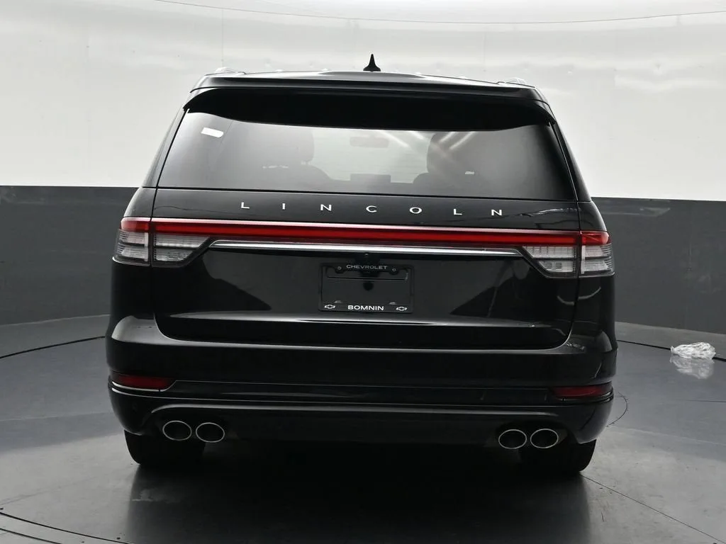 2021 Lincoln Aviator Grand Touring photo 4