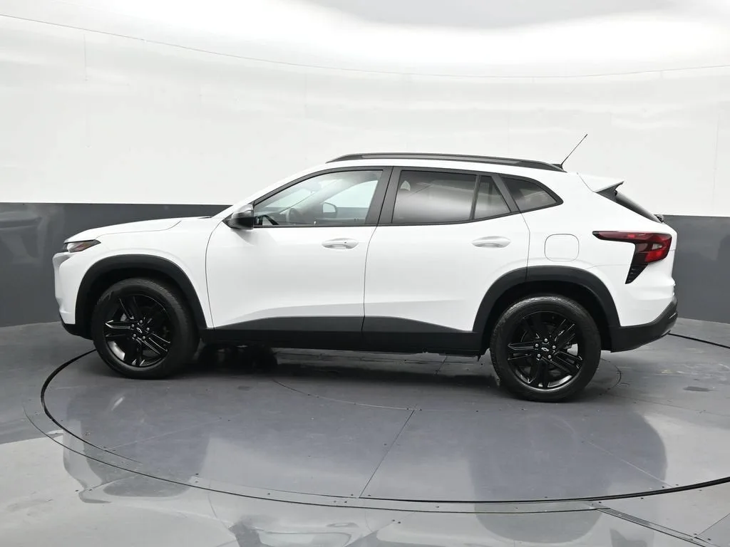 2024 Chevrolet Trax ACTIV photo 2