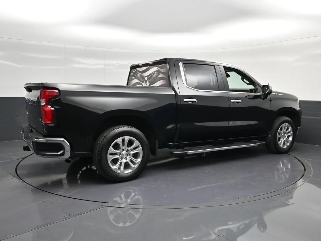 2024 Chevrolet Silverado 1500 LTZ photo 3