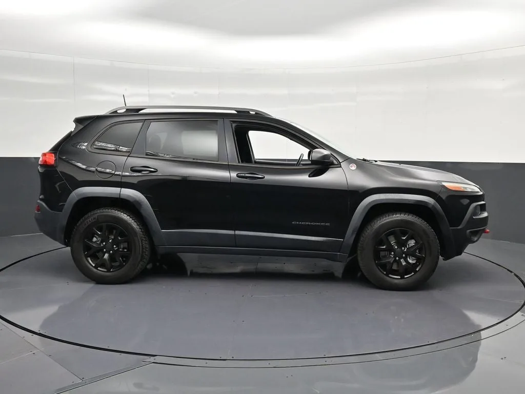 2017 Jeep Cherokee Trailhawk photo 4