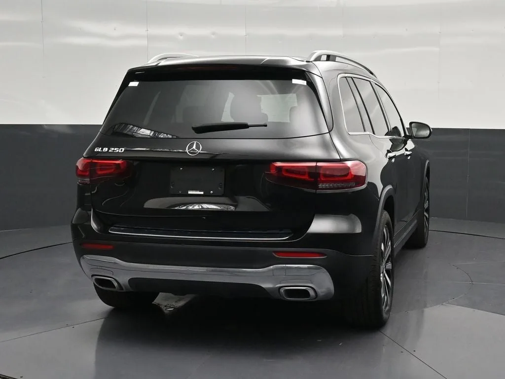 2022 Mercedes-Benz GLB GLB 250 photo 2