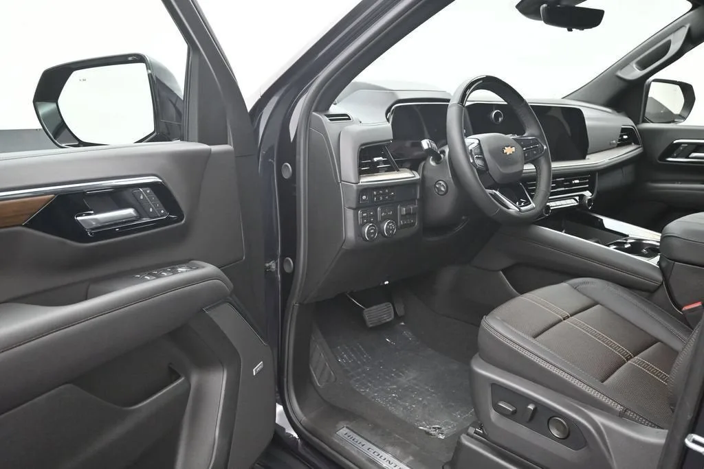 2026 Chevrolet Suburban High Country photo 10