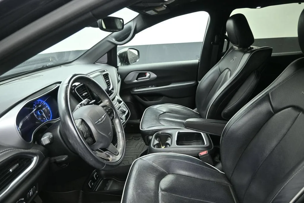 2019 Chrysler Pacifica Limited photo 11