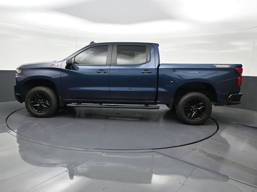 2021 Chevrolet Silverado 1500 Custom Trail Boss photo 2