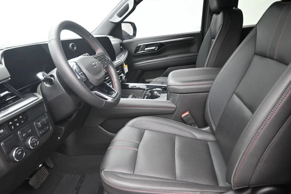 2025 Chevrolet Suburban RST photo 12