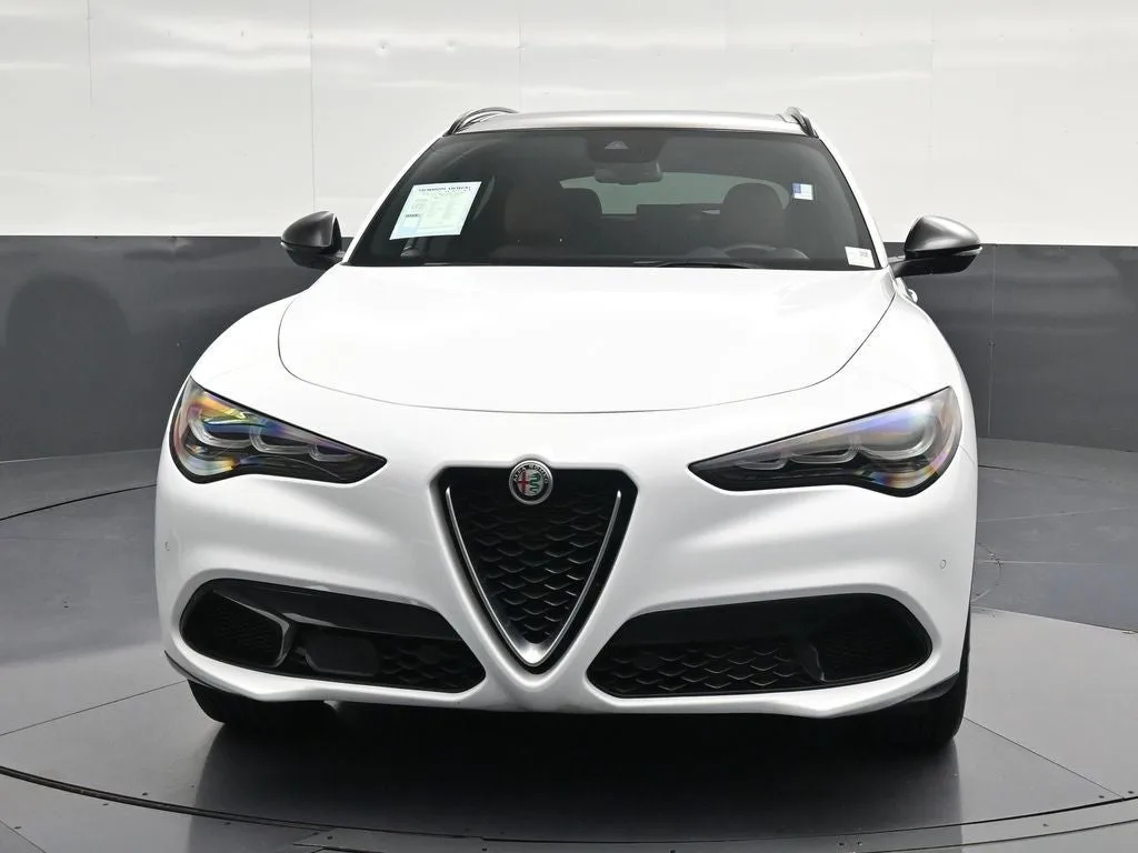 2024 Alfa Romeo Stelvio Ti photo 6