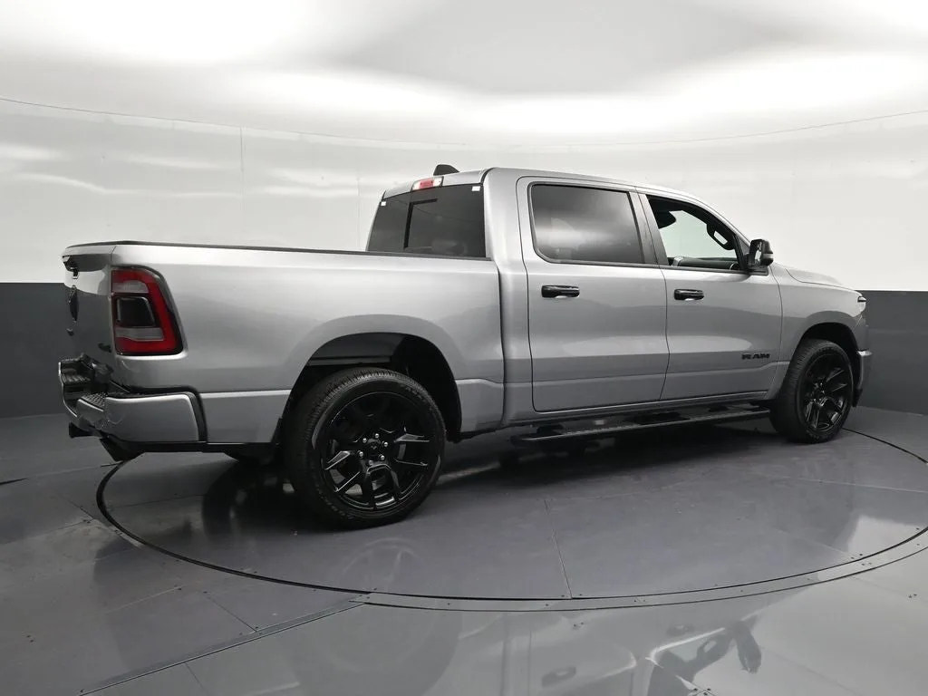 2024 RAM 1500 Laramie photo 3