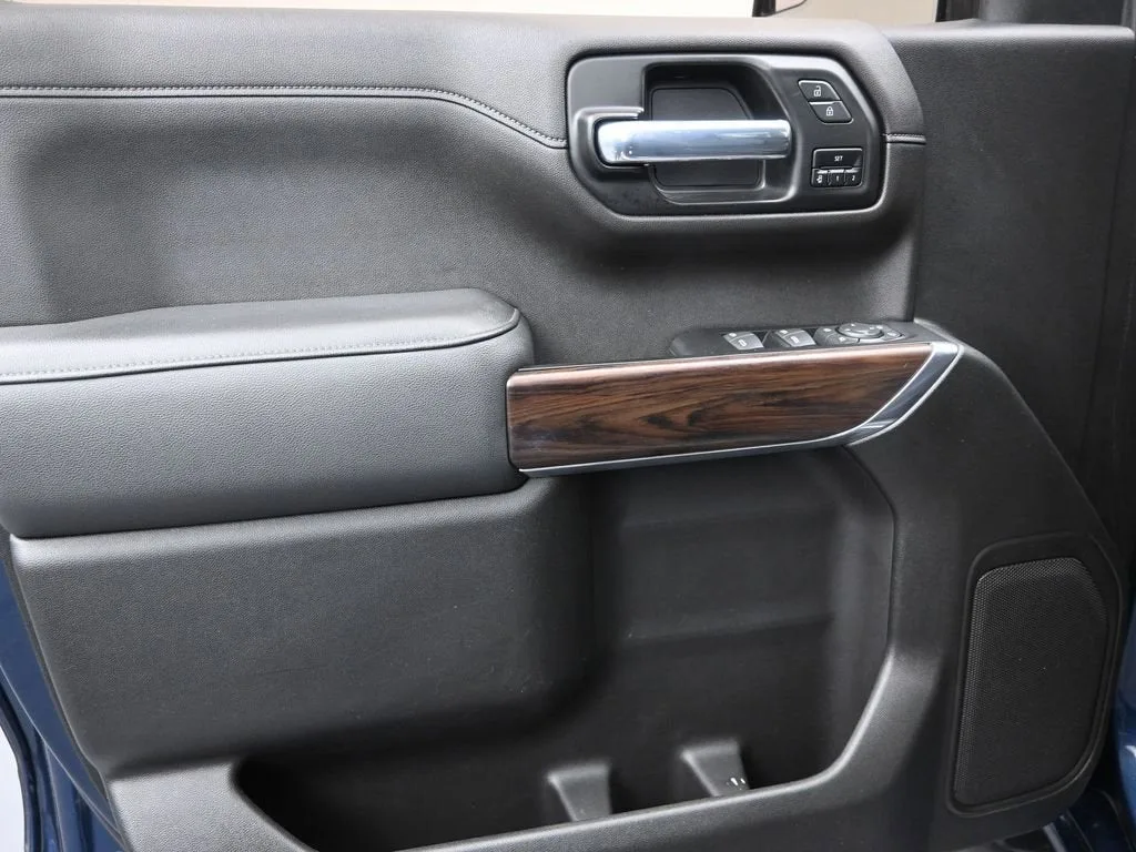 2021 GMC Sierra 1500 SLT photo 11