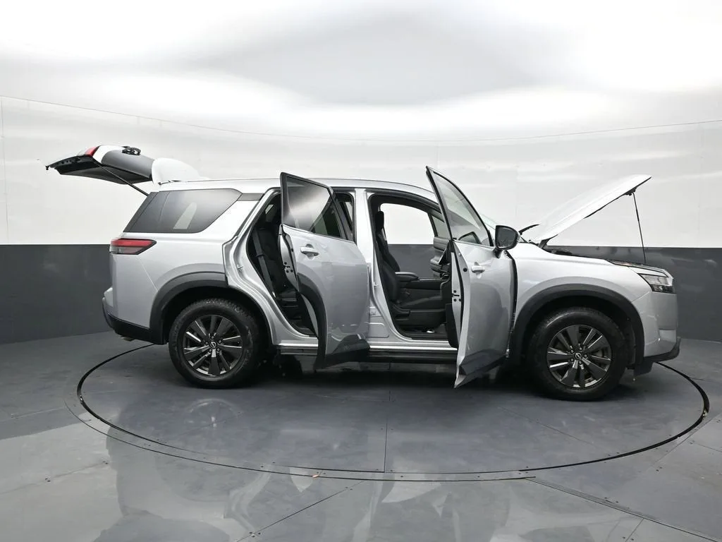 2022 Nissan Pathfinder S 2WD photo 29