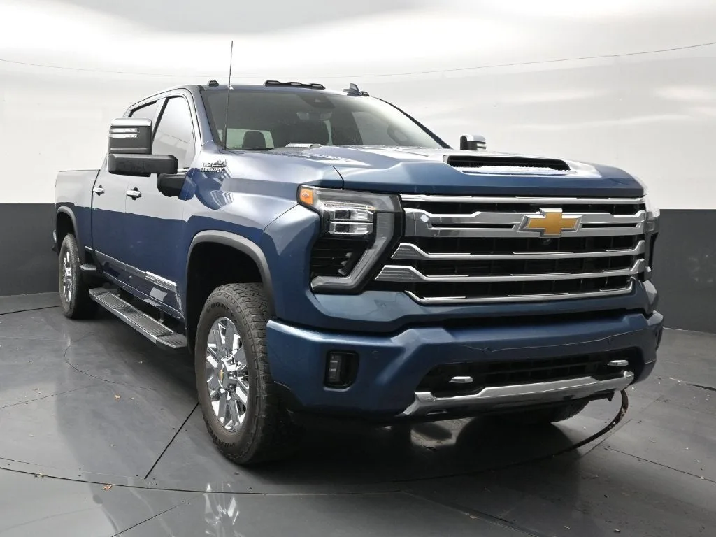 2025 Chevrolet Silverado 2500 HD High Country photo 7