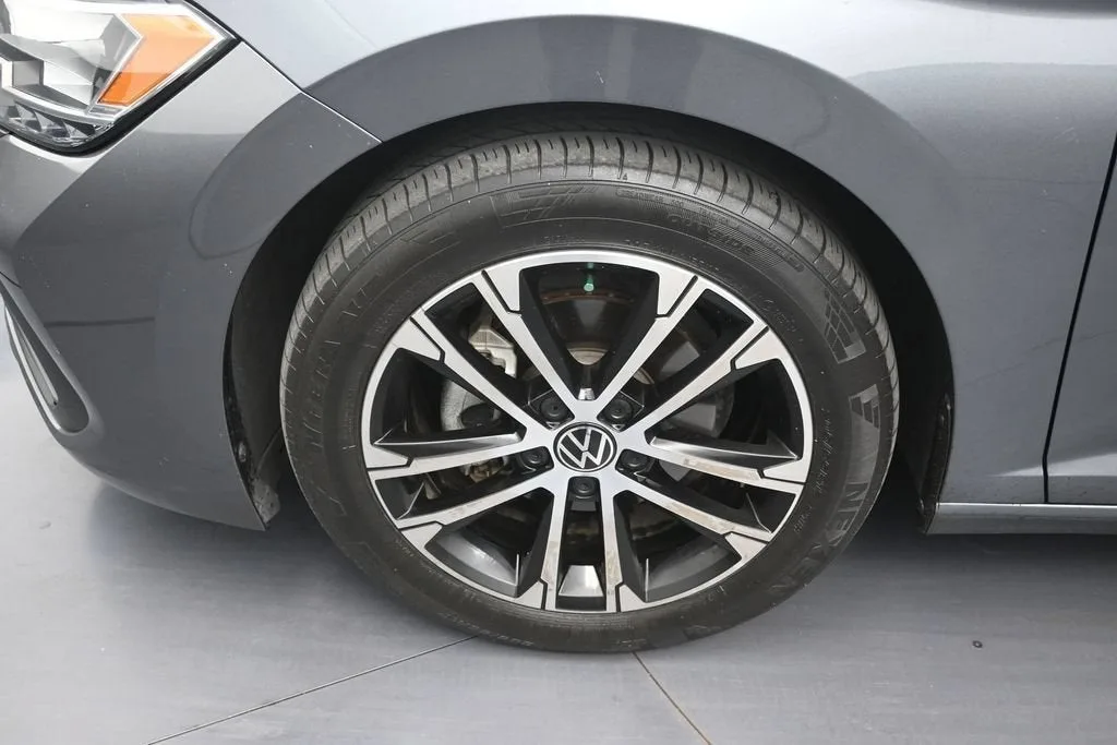 2024 Volkswagen Jetta 1.5T Sport photo 9