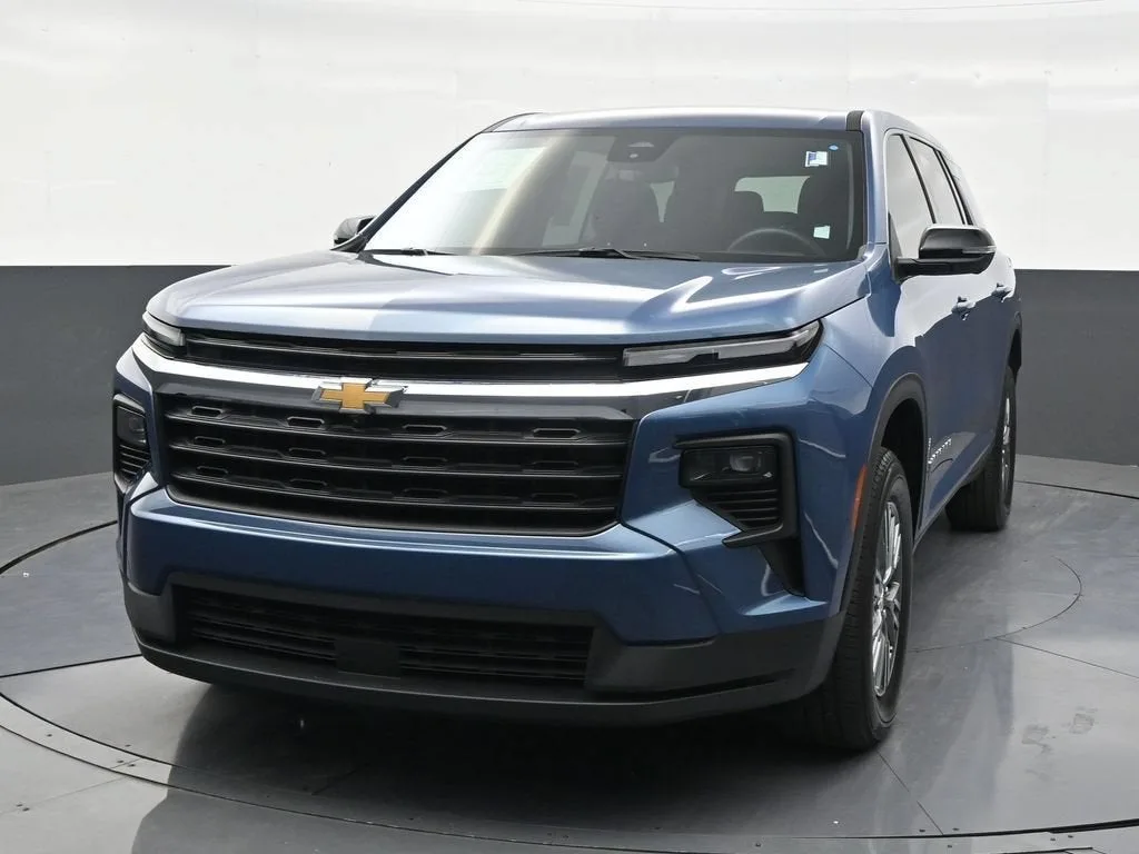 2024 Chevrolet Traverse LS photo 8
