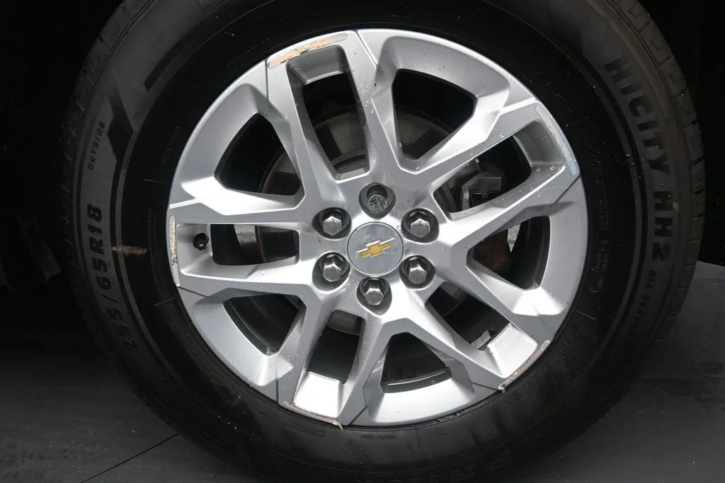 2023 Chevrolet Traverse LS photo 10