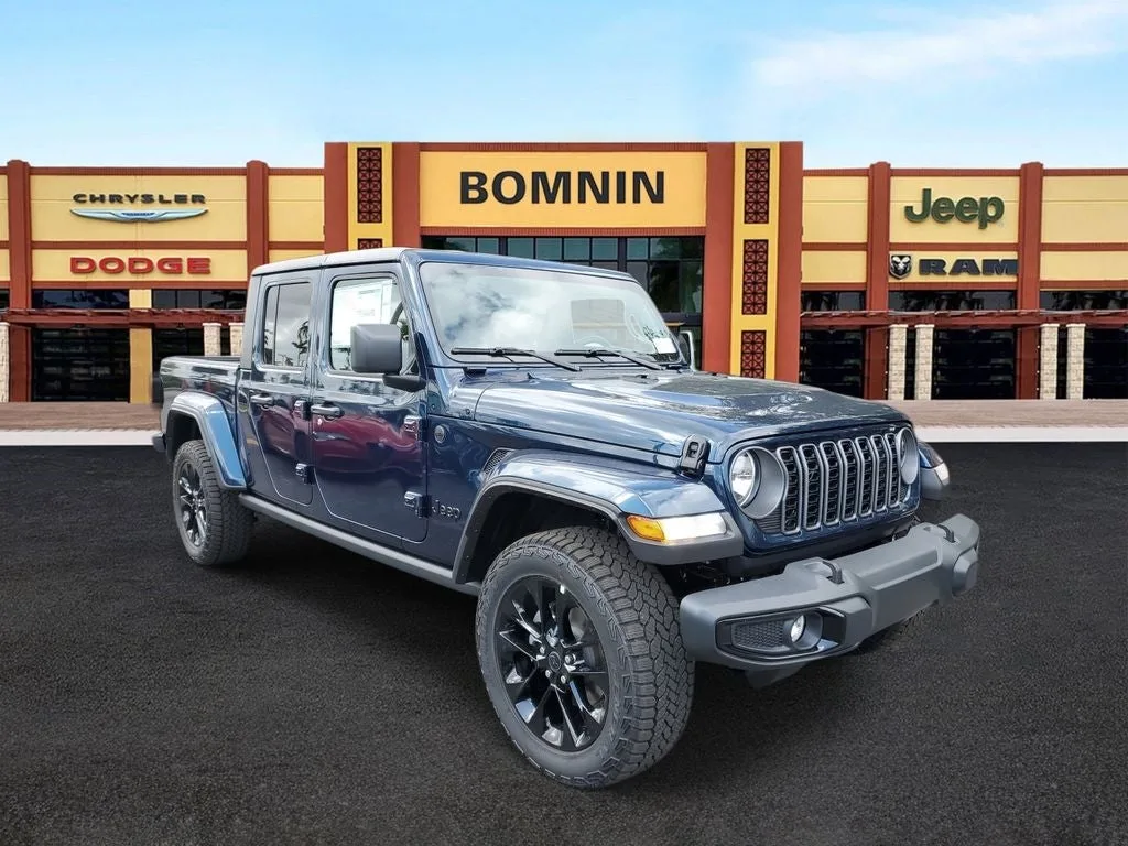 2025 Jeep Gladiator Nighthawk photo 2