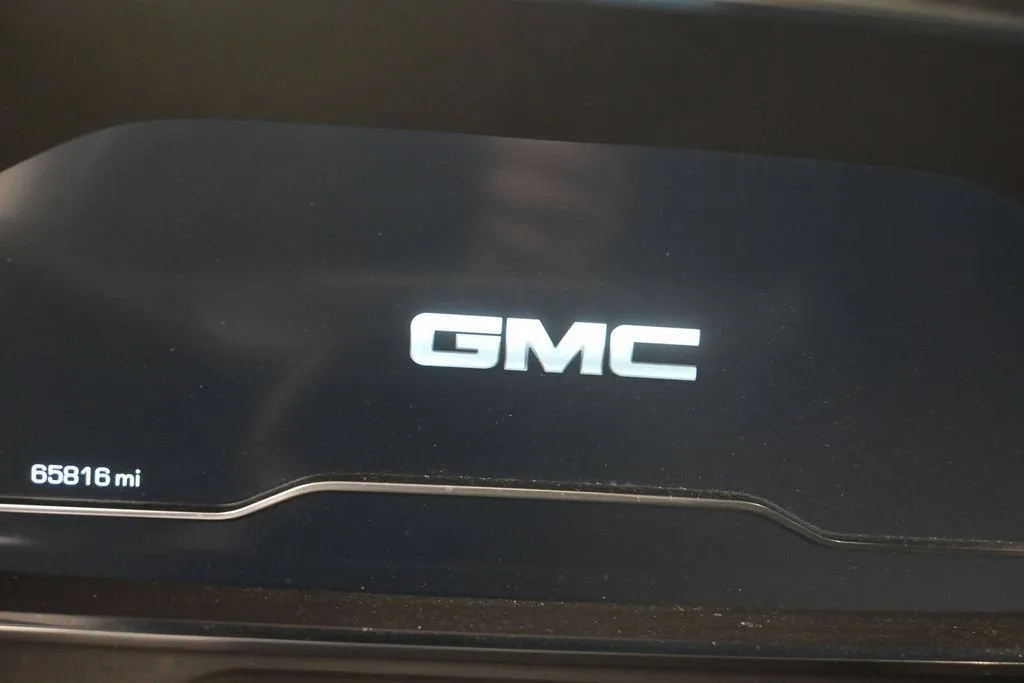 2022 GMC Yukon SLT photo 10