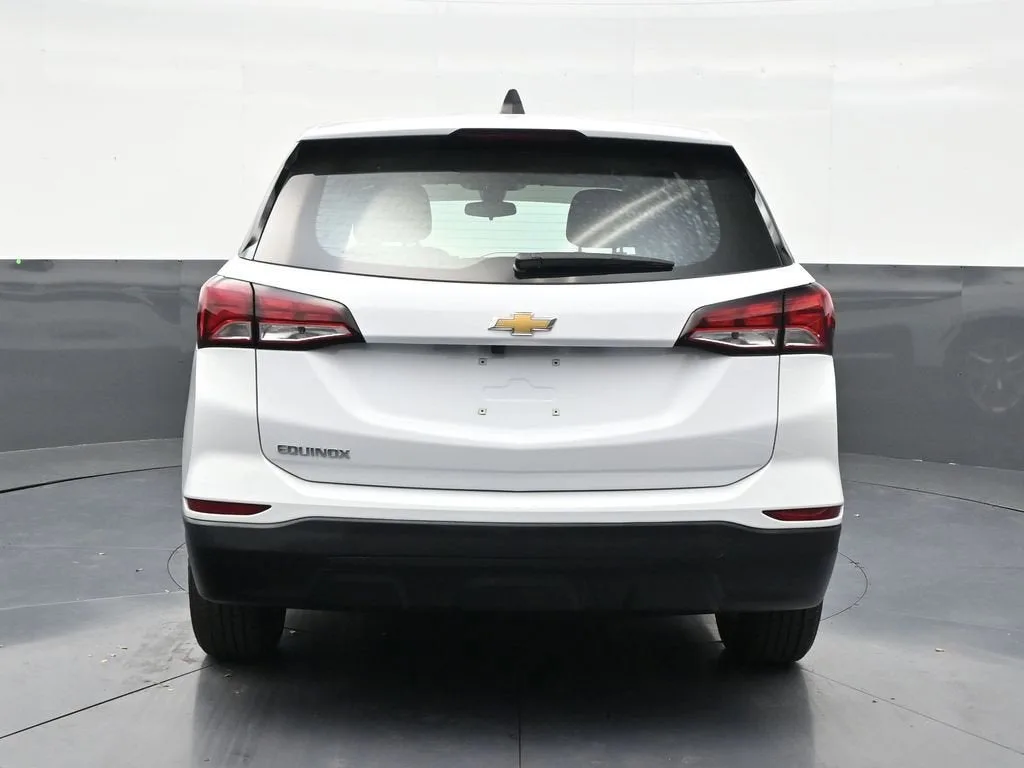 2024 Chevrolet Equinox LS photo 4