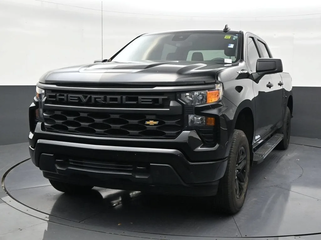 2024 Chevrolet Silverado 1500 Custom photo 8