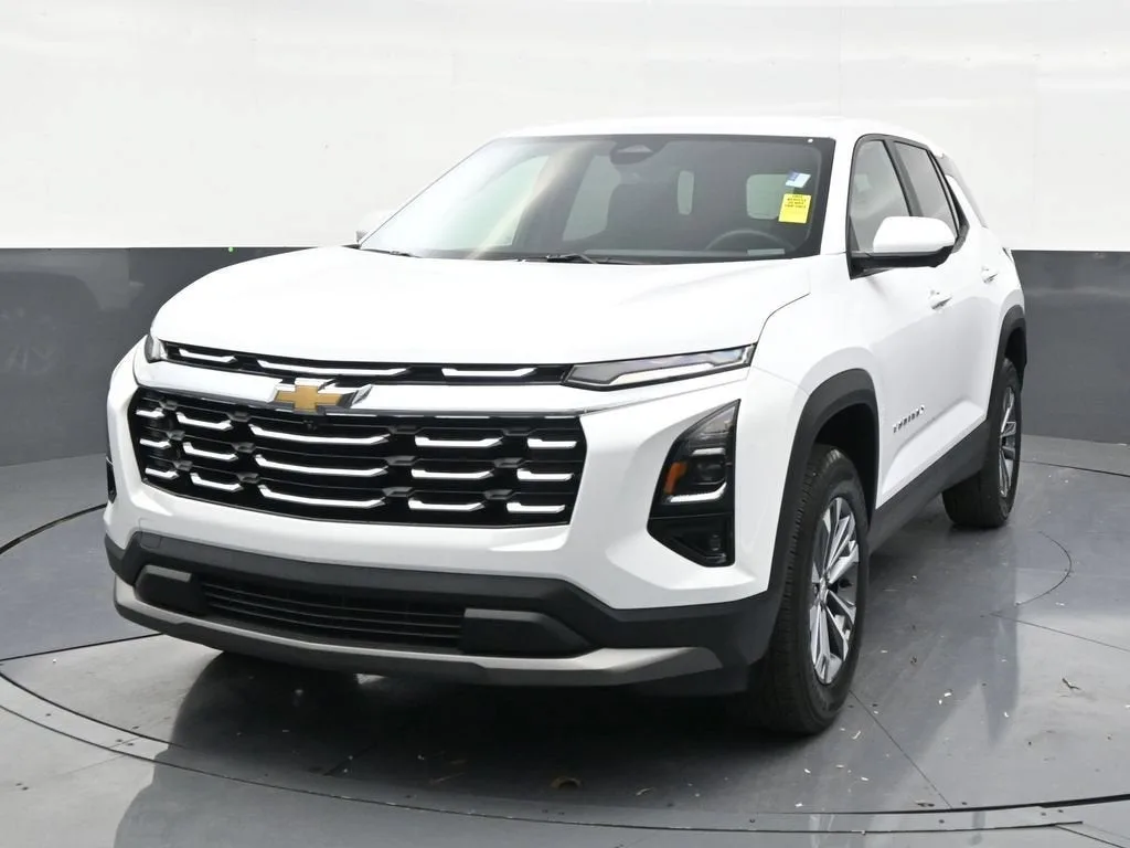 2026 Chevrolet Equinox LT photo 8