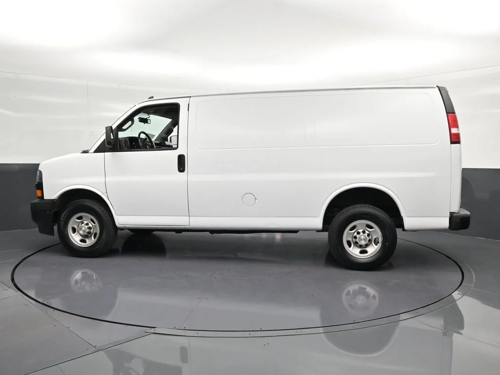2022 Chevrolet Express 3500 Work Van Cargo photo 8