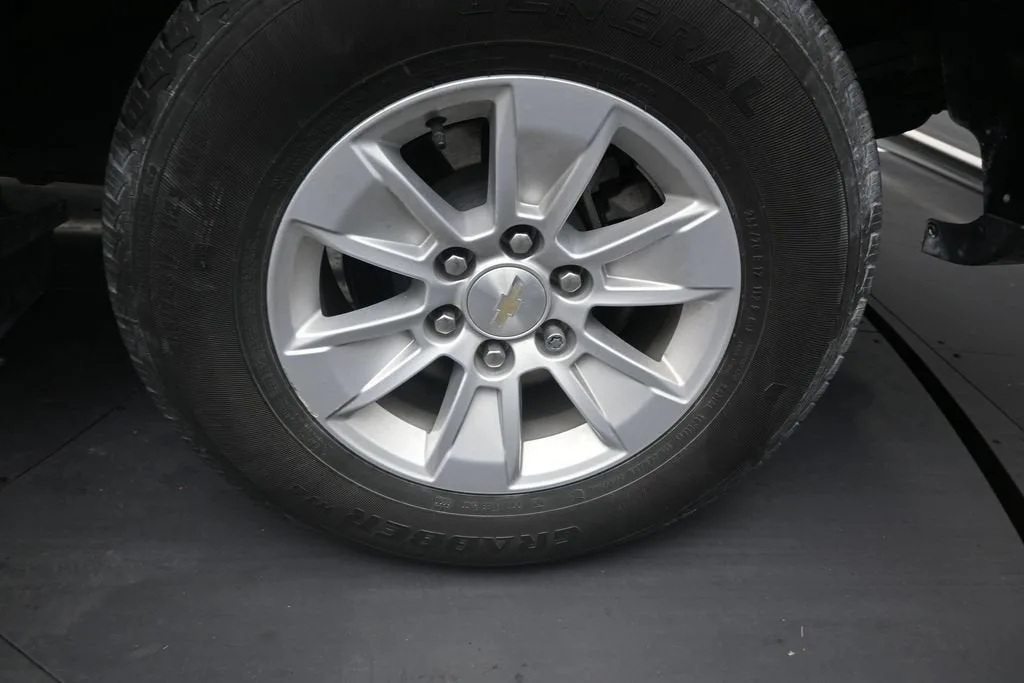 2023 Chevrolet Silverado 1500 LT photo 10