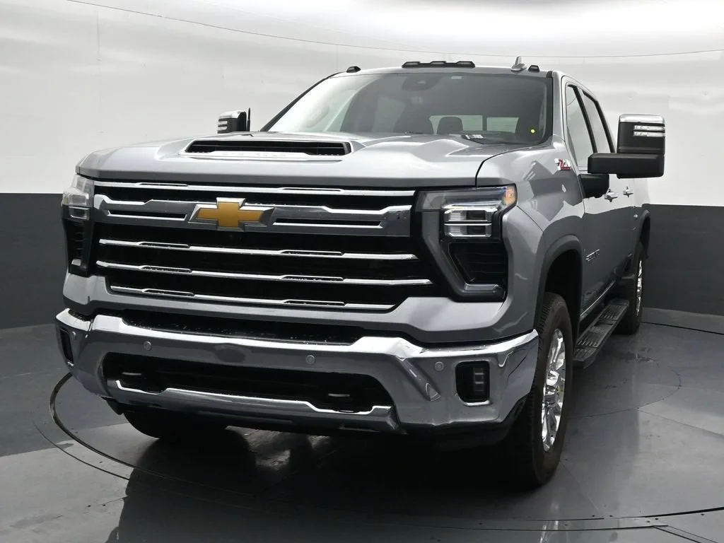 2024 Chevrolet Silverado 2500 HD LTZ photo 9