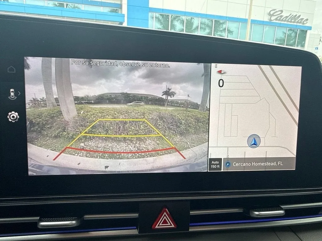 2024 Hyundai Elantra SEL photo 5